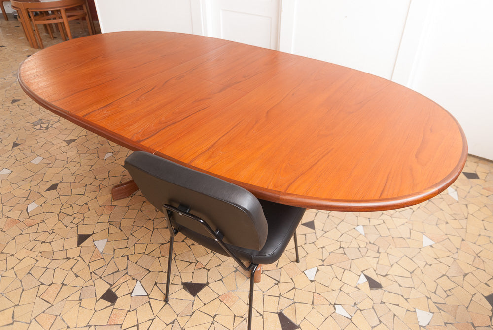 Table ovale Gplan Fishtail – Monsieur Joseph