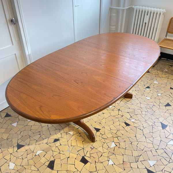 Table ovale Gplan « fishtail »